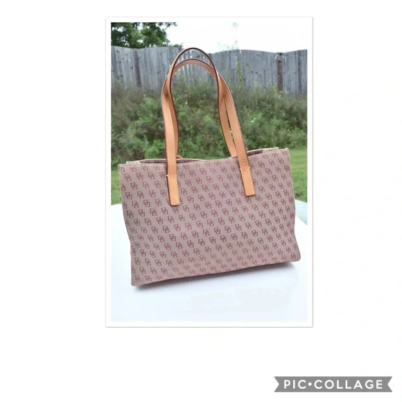 Dooney & Bourke logo tote bag - Picture 2 of 8